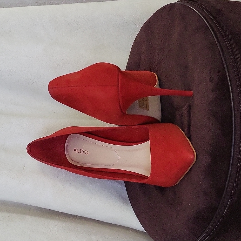 Shoes - Picture 2 of 4